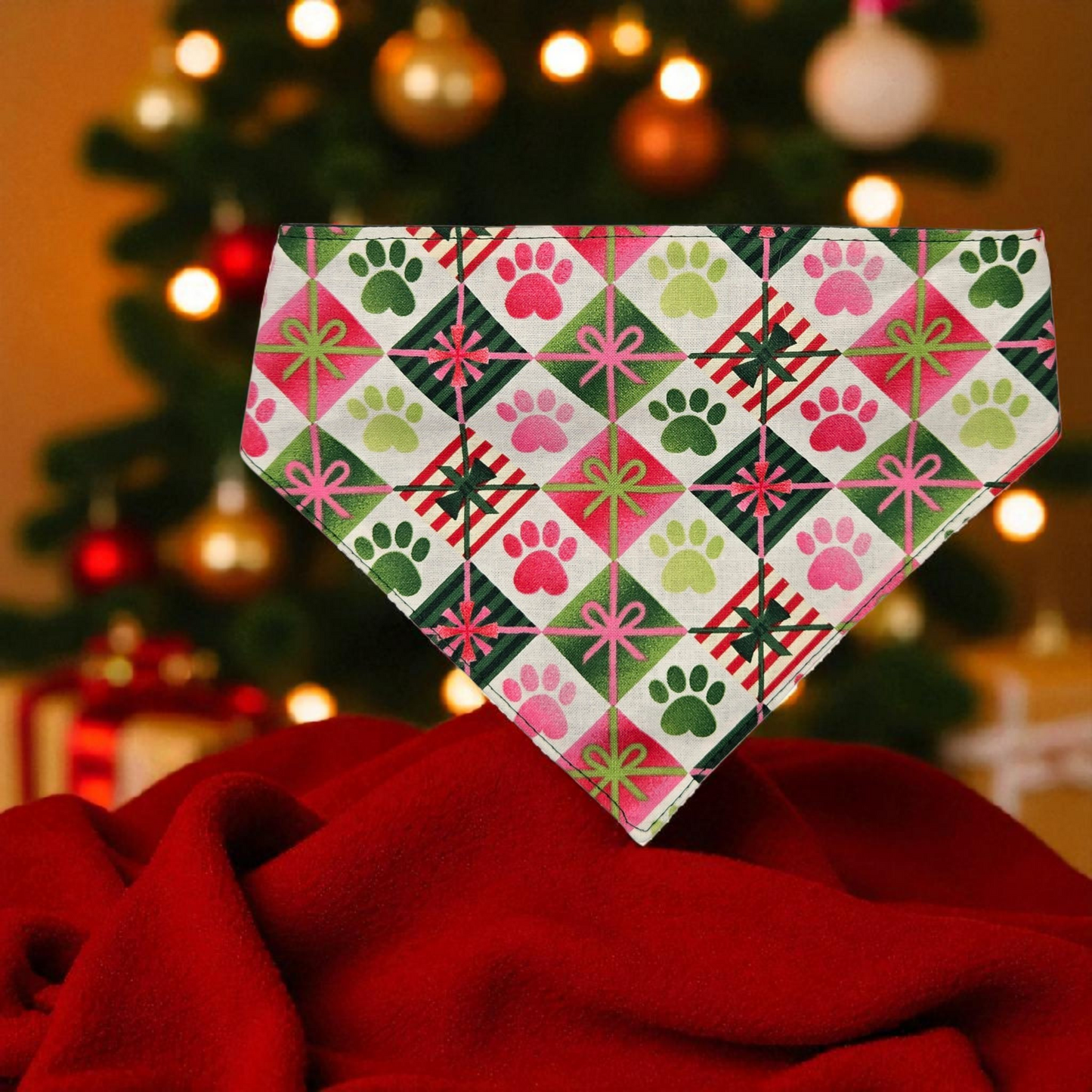 🎄 Christmas Paw Print Pet Bandana – Holiday Dog & Cat Accessory